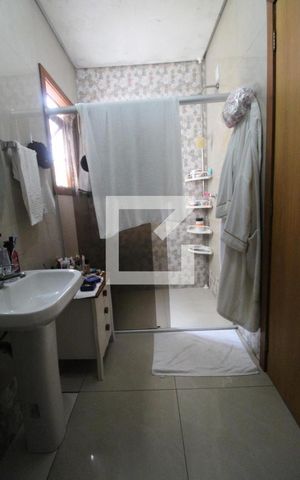 Casa para alugar com 200m², 5 quartos e 4 vagasBanheiro da Suíte