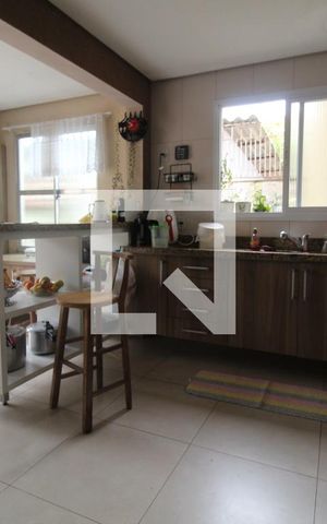 Casa para alugar com 200m², 5 quartos e 4 vagasCozinha