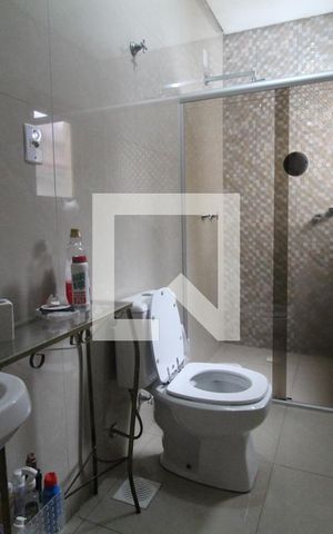 Casa para alugar com 200m², 5 quartos e 4 vagasBanheiro