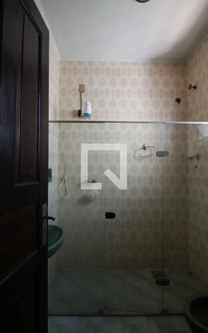 Casa à venda com 450m², 5 quartos e 2 vagasBanheiro da Suíte