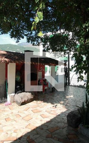 Casa à venda com 450m², 5 quartos e 2 vagasvista da Sacada