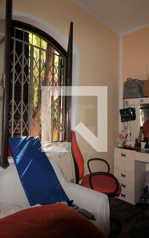 Casa à venda com 450m², 5 quartos e 2 vagasQuarto 4