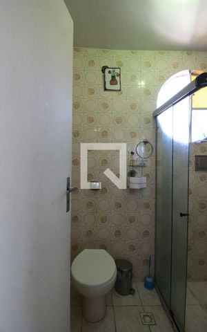 Casa à venda com 450m², 5 quartos e 2 vagasBanheiro 1
