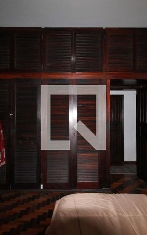 Casa à venda com 450m², 5 quartos e 2 vagasQuarto 5 - Suíte