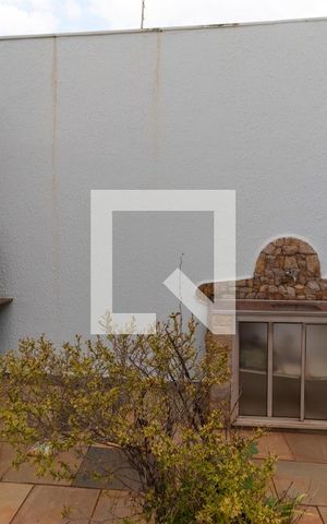 Casa à venda com 363m², 4 quartos e 6 vagas Casa à venda com 363m², 4 quartos e 6 vagasChurrasqueira
