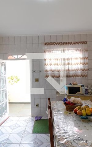 Casa à venda com 363m², 4 quartos e 6 vagas Casa à venda com 363m², 4 quartos e 6 vagasCopa