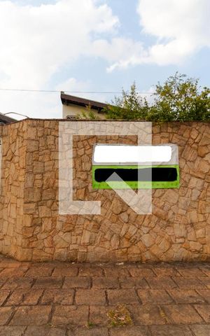 Casa à venda com 363m², 4 quartos e 6 vagas Casa à venda com 363m², 4 quartos e 6 vagasFachada