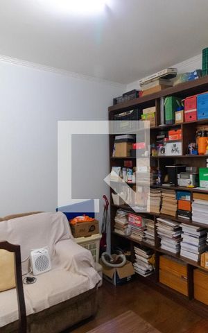Casa à venda com 363m², 4 quartos e 6 vagas Casa à venda com 363m², 4 quartos e 6 vagasQuarto 01