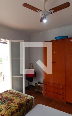 Casa à venda com 363m², 4 quartos e 6 vagas Casa à venda com 363m², 4 quartos e 6 vagasQuarto 02