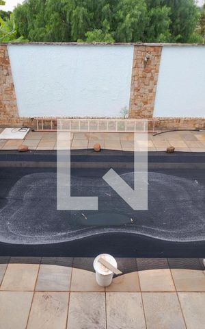 Casa à venda com 363m², 4 quartos e 6 vagas Casa à venda com 363m², 4 quartos e 6 vagasPiscina