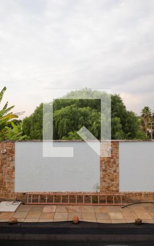 Casa à venda com 363m², 4 quartos e 6 vagas Casa à venda com 363m², 4 quartos e 6 vagasVista da Sacada dos Dormitórios