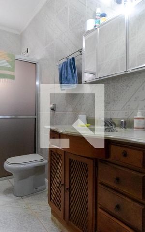 Casa à venda com 363m², 4 quartos e 6 vagas Casa à venda com 363m², 4 quartos e 6 vagasBanheiro 01