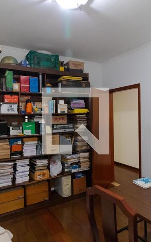 Casa à venda com 363m², 4 quartos e 6 vagas Casa à venda com 363m², 4 quartos e 6 vagasQuarto 01