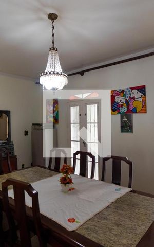 Casa à venda com 363m², 4 quartos e 6 vagas Casa à venda com 363m², 4 quartos e 6 vagasSalas