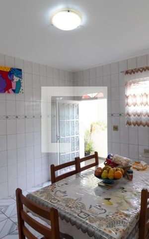 Casa à venda com 363m², 4 quartos e 6 vagas Casa à venda com 363m², 4 quartos e 6 vagasCopa