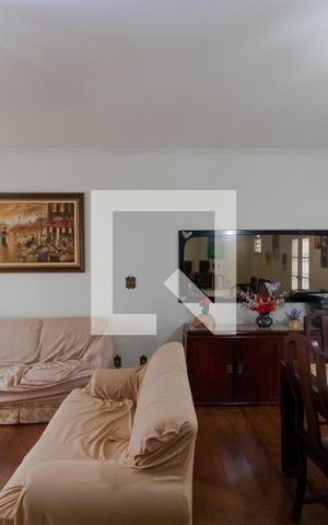 Casa à venda com 363m², 4 quartos e 6 vagas Casa à venda com 363m², 4 quartos e 6 vagasSalas