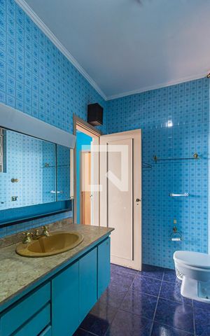 Apartamento à venda com 205m², 3 quartos e 1 vaga Apartamento à venda com 205m², 3 quartos e 1 vagaBanheiro da Suite