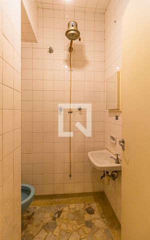 Apartamento à venda com 205m², 3 quartos e 1 vaga Apartamento à venda com 205m², 3 quartos e 1 vagaBanheiro de Serviço