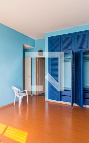 Apartamento à venda com 205m², 3 quartos e 1 vaga Apartamento à venda com 205m², 3 quartos e 1 vagaSuite