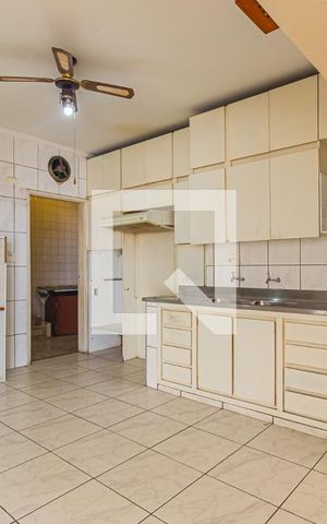 Apartamento à venda com 205m², 3 quartos e 1 vaga Apartamento à venda com 205m², 3 quartos e 1 vagaCozinha