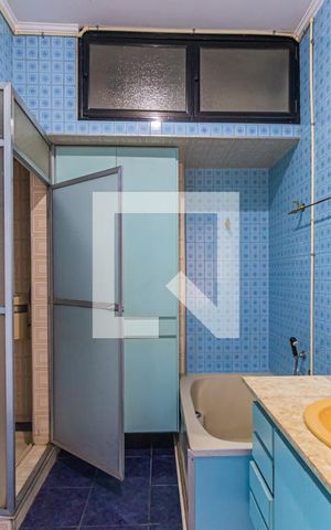 Apartamento à venda com 205m², 3 quartos e 1 vaga Apartamento à venda com 205m², 3 quartos e 1 vagaBanheiro da Suite