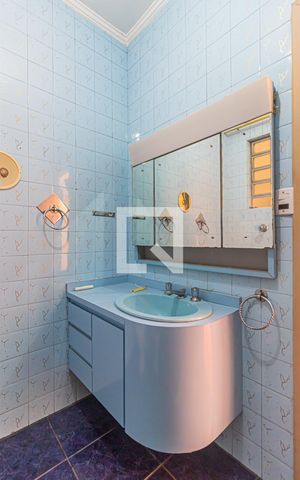 Apartamento à venda com 205m², 3 quartos e 1 vaga Apartamento à venda com 205m², 3 quartos e 1 vagaBanheiro