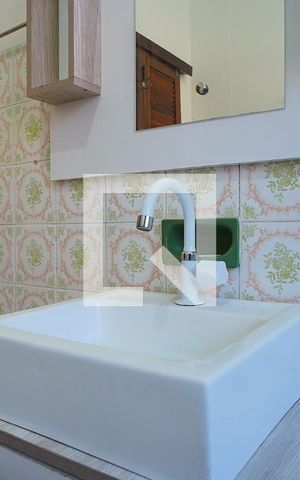 Casa à venda com 185m², 3 quartos e 2 vagasBanheiro Corredor