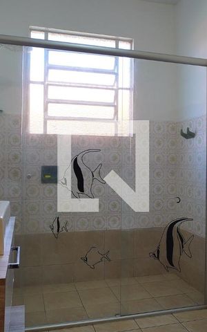 Casa à venda com 185m², 3 quartos e 2 vagasBanheiro Corredor