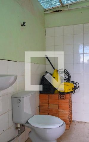 Casa à venda com 185m², 3 quartos e 2 vagasBanheiro pátio
