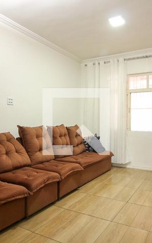 Casa à venda com 125m², 2 quartos e 2 vagas Casa à venda com 125m², 2 quartos e 2 vagasSala
