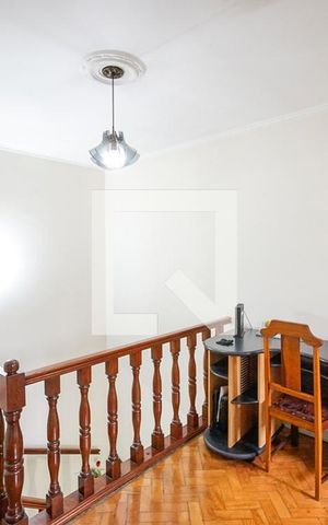 Casa à venda com 320m², 3 quartos e 3 vagas Casa à venda com 320m², 3 quartos e 3 vagasHall da escada