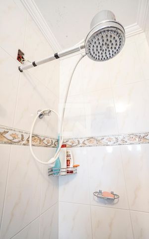 Casa à venda com 320m², 3 quartos e 3 vagas Casa à venda com 320m², 3 quartos e 3 vagasChuveiro