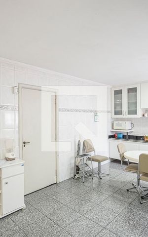 Casa à venda com 320m², 3 quartos e 3 vagas Casa à venda com 320m², 3 quartos e 3 vagasCozinha