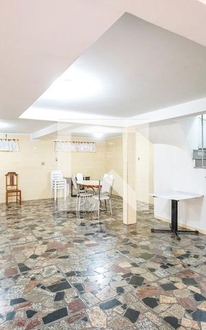 Casa à venda com 320m², 3 quartos e 3 vagas Casa à venda com 320m², 3 quartos e 3 vagasSalão