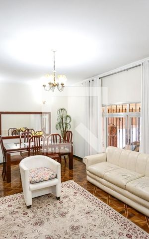 Casa à venda com 320m², 3 quartos e 3 vagas Casa à venda com 320m², 3 quartos e 3 vagasSala