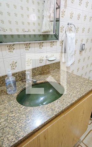 Casa à venda com 320m², 3 quartos e 3 vagas Casa à venda com 320m², 3 quartos e 3 vagasPia