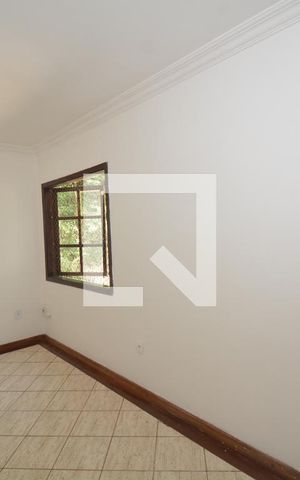 Casa à venda com 319m², 4 quartos e 1 vagaSuíte