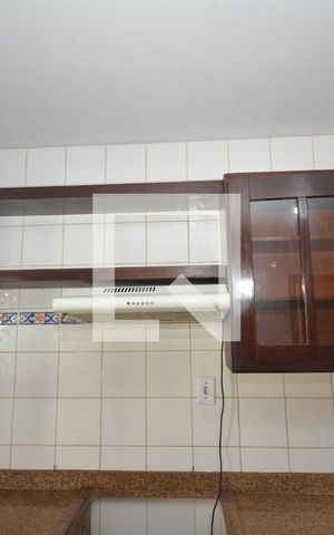 Casa à venda com 319m², 4 quartos e 1 vagaCozinha - Armários
