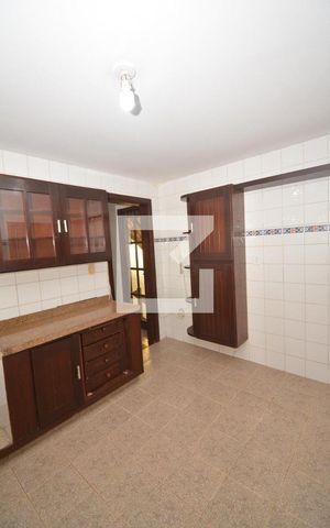 Casa à venda com 319m², 4 quartos e 1 vagaCozinha