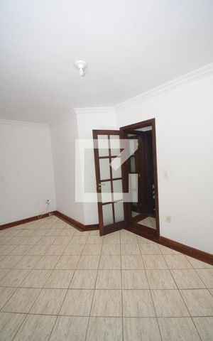 Casa à venda com 319m², 4 quartos e 1 vagaSuíte