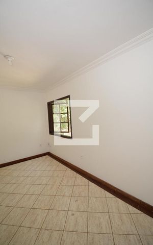 Casa à venda com 319m², 4 quartos e 1 vagaSuíte