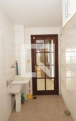 Casa à venda com 319m², 4 quartos e 1 vagaÁrea de Serviço