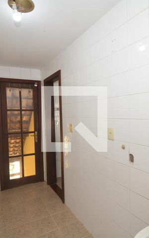 Casa à venda com 319m², 4 quartos e 1 vagaÁrea de Serviço