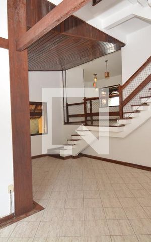 Casa à venda com 319m², 4 quartos e 1 vagaSala de Estar