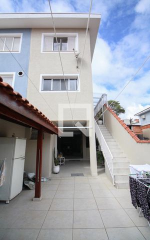 Casa à venda com 235m², 3 quartos e 2 vagas Casa à venda com 235m², 3 quartos e 2 vagasChurrasqueira