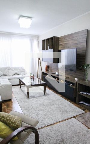 Casa à venda com 235m², 3 quartos e 2 vagas Casa à venda com 235m², 3 quartos e 2 vagasSala