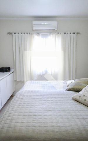 Casa à venda com 235m², 3 quartos e 2 vagas Casa à venda com 235m², 3 quartos e 2 vagasQuarto 3