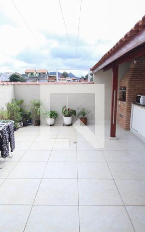 Casa à venda com 235m², 3 quartos e 2 vagas Casa à venda com 235m², 3 quartos e 2 vagasArea de serviço