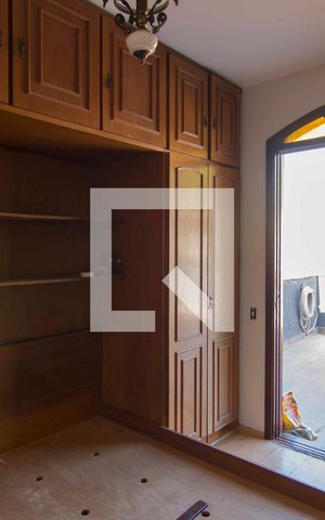 Casa à venda com 210m², 3 quartos e 4 vagasSuíte