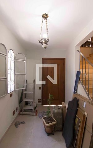 Casa à venda com 210m², 3 quartos e 4 vagasEntrada